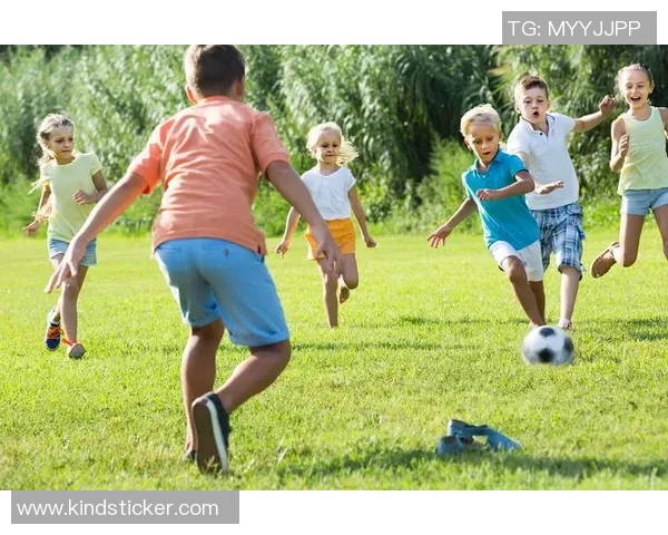 踢足球与擦鞋的奇妙结合让我们在运动中体会生活的乐趣与坚持的意义